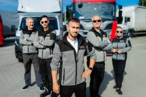 Kierowca / Kierowczyni kat. C+E – praca dla osób bez doświadczenia